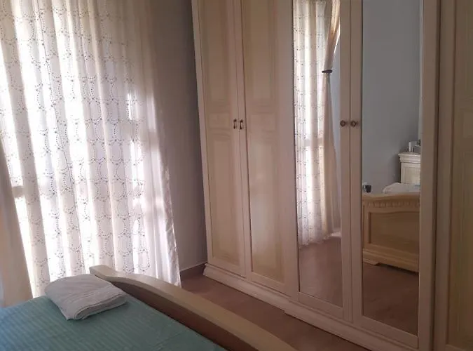 Appartamento Tirana Central Apartment *
